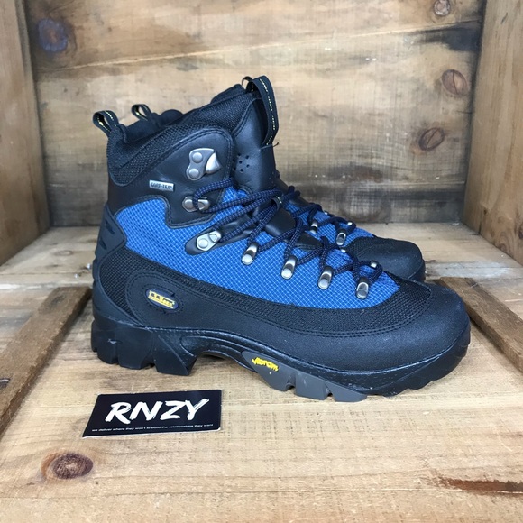 L.L. Bean Shoes - LL Bean Waterproof GoreTex Lined Boot